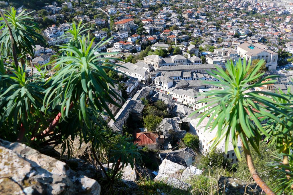 Stone City Hostel Gjirokaster Ngoại thất bức ảnh