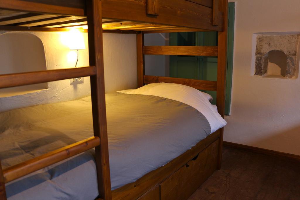 Stone City Hostel Gjirokaster Ngoại thất bức ảnh