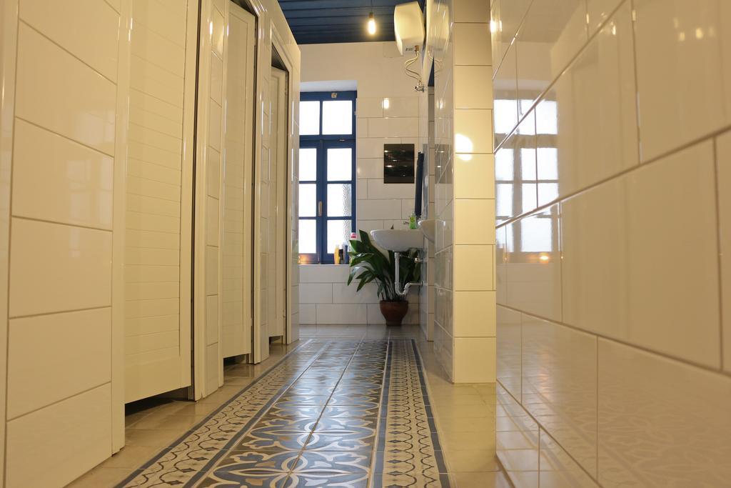 Stone City Hostel Gjirokaster Ngoại thất bức ảnh