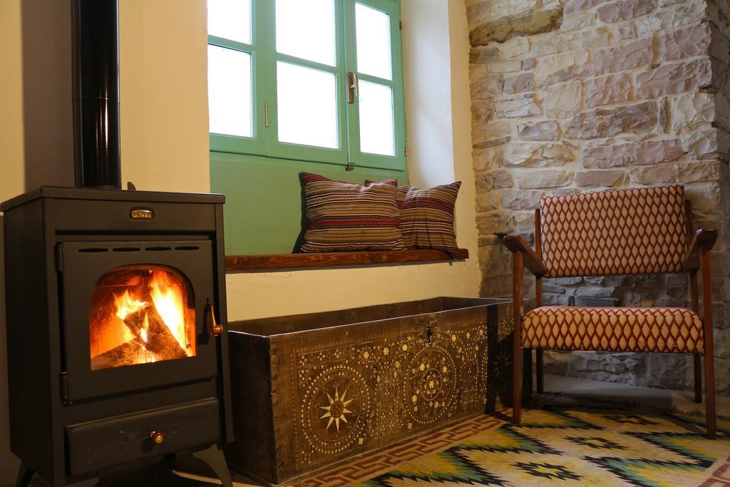 Stone City Hostel Gjirokaster Ngoại thất bức ảnh