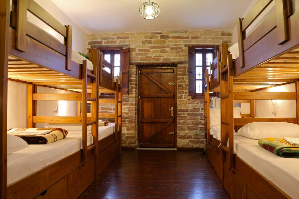 Stone City Hostel Gjirokaster Ngoại thất bức ảnh